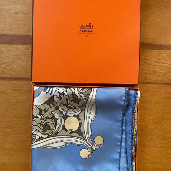 HERMES Paris Silk Scarf Vintage ANIMAUX SOLAIRES Blue and Gold With Box